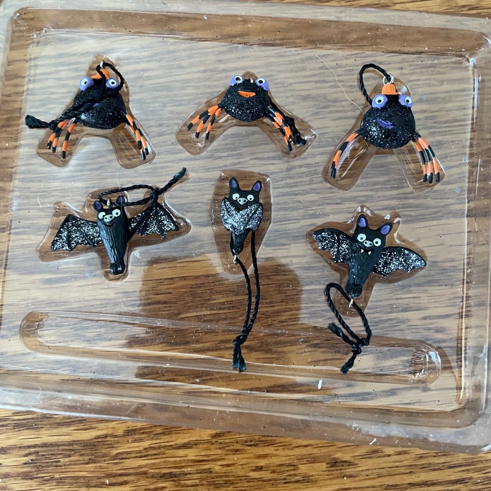 HALLMARK Keepsake Set of 6 Spooky Spiders and Bats Miniature Halloween Ornaments - Picture 6 of 7